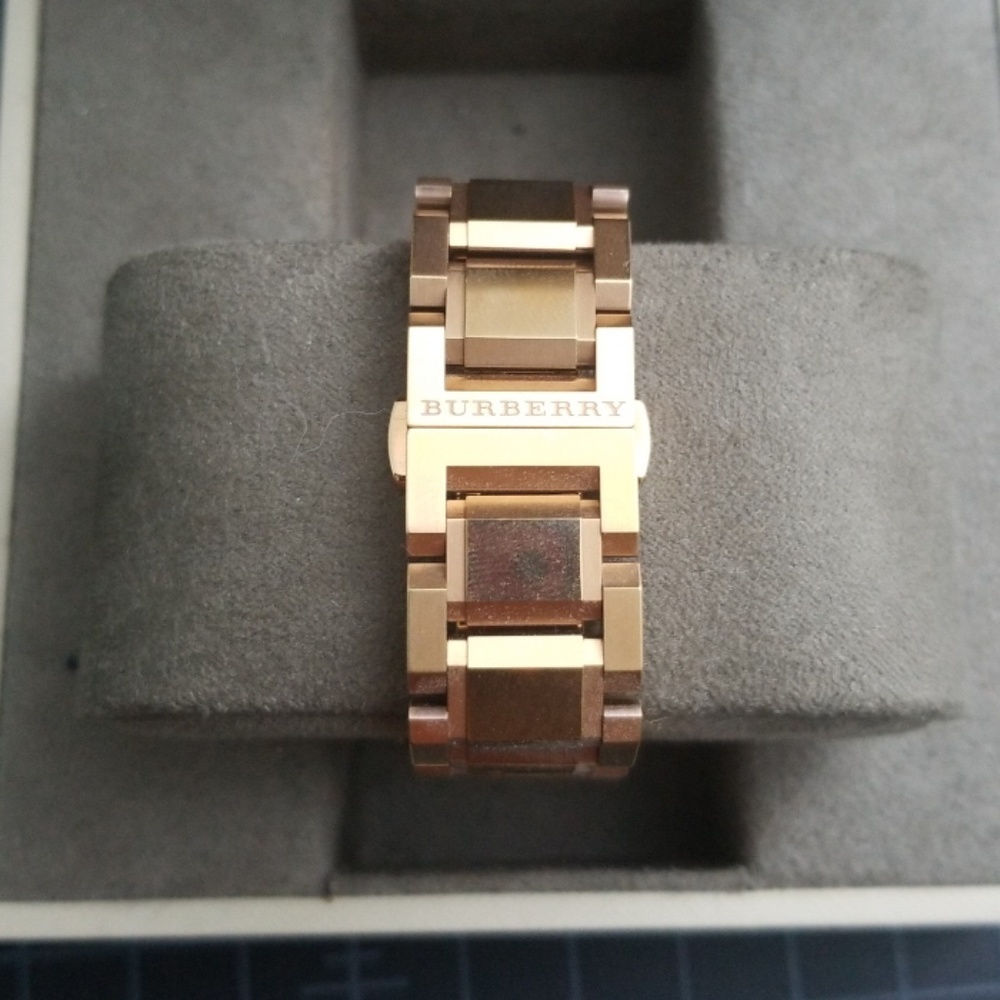 Burberry watch 38mm unisex rose gold watch - Picture 2 of 3
